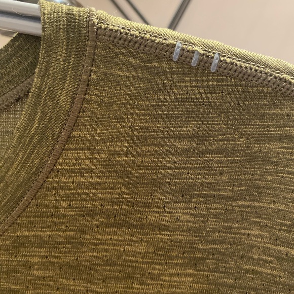 Lululemon shirt - Picture 3 of 5